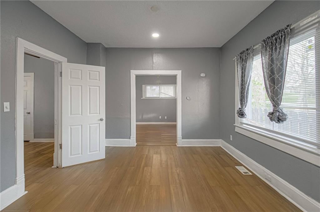 532 PARALLEL Avenue — photo 9
