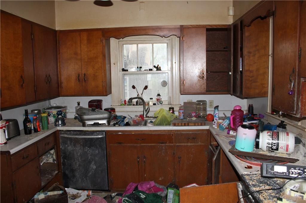 601 E Race Street — photo 5