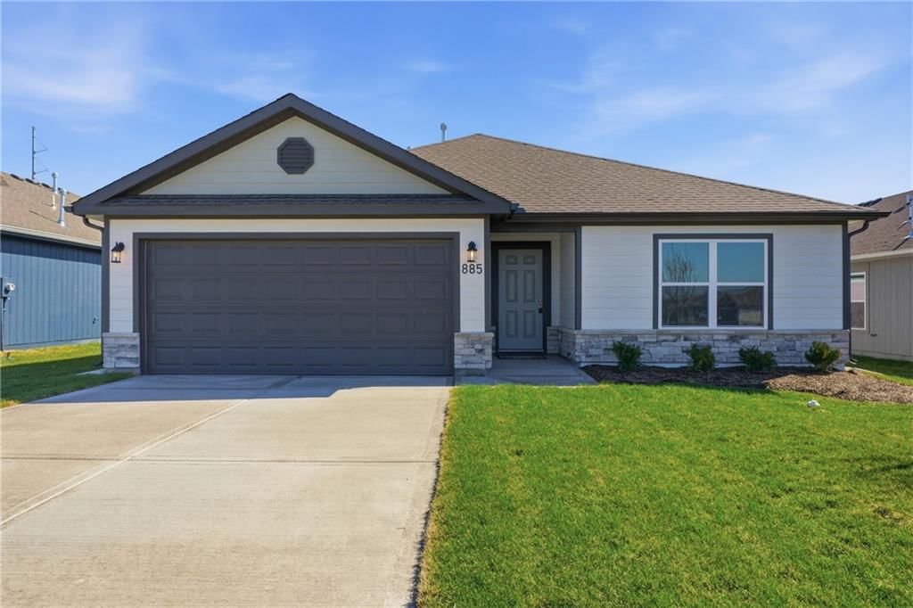 20217 W 194th Terrace, Spring Hill, KS