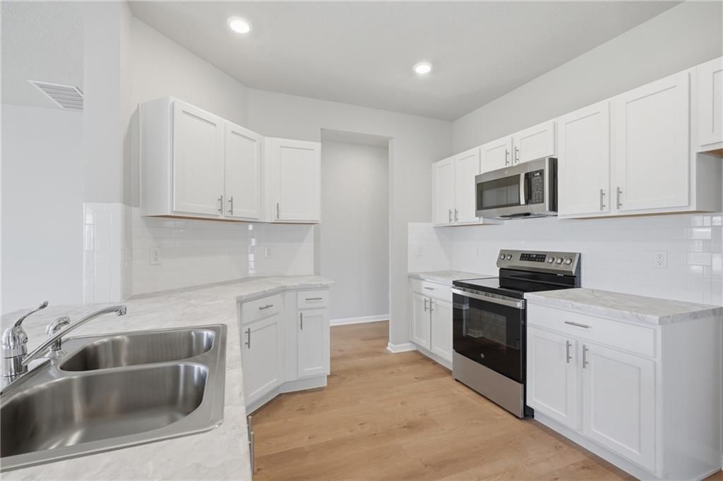 20217 W 194th Terrace — photo 9