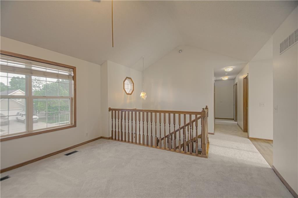 208 Hampton Drive — photo 6