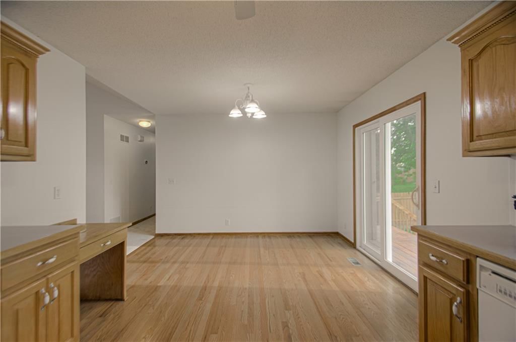 208 Hampton Drive — photo 10