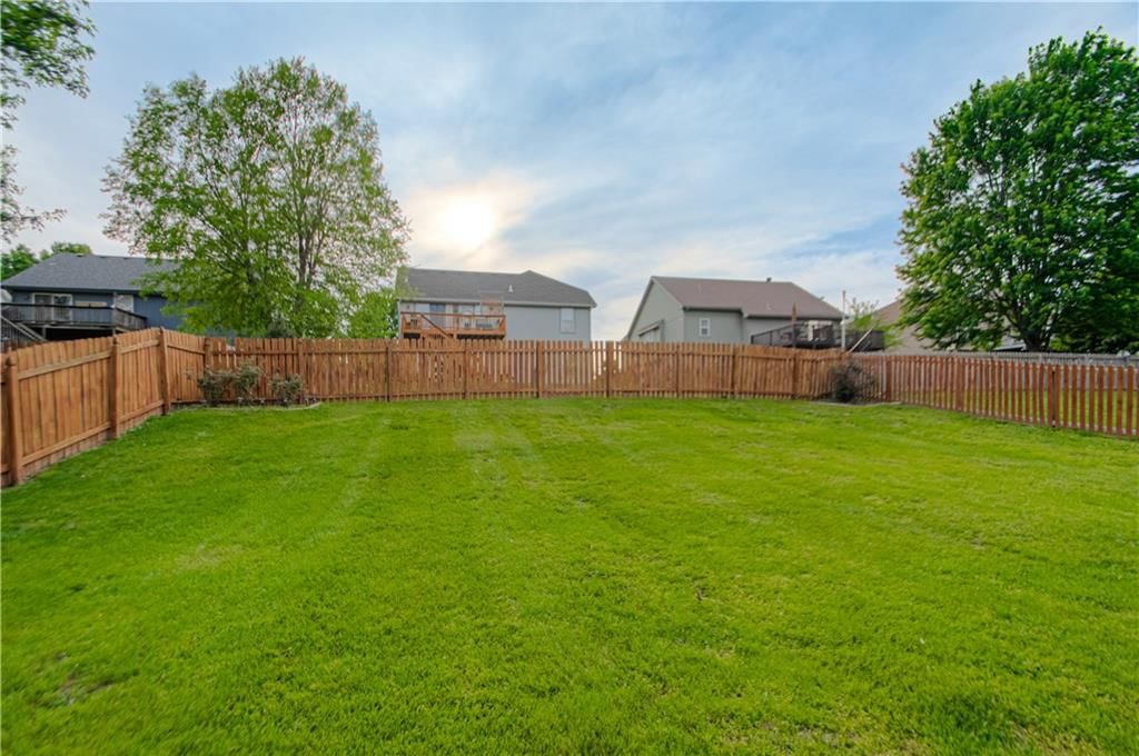 208 Hampton Drive — photo 26