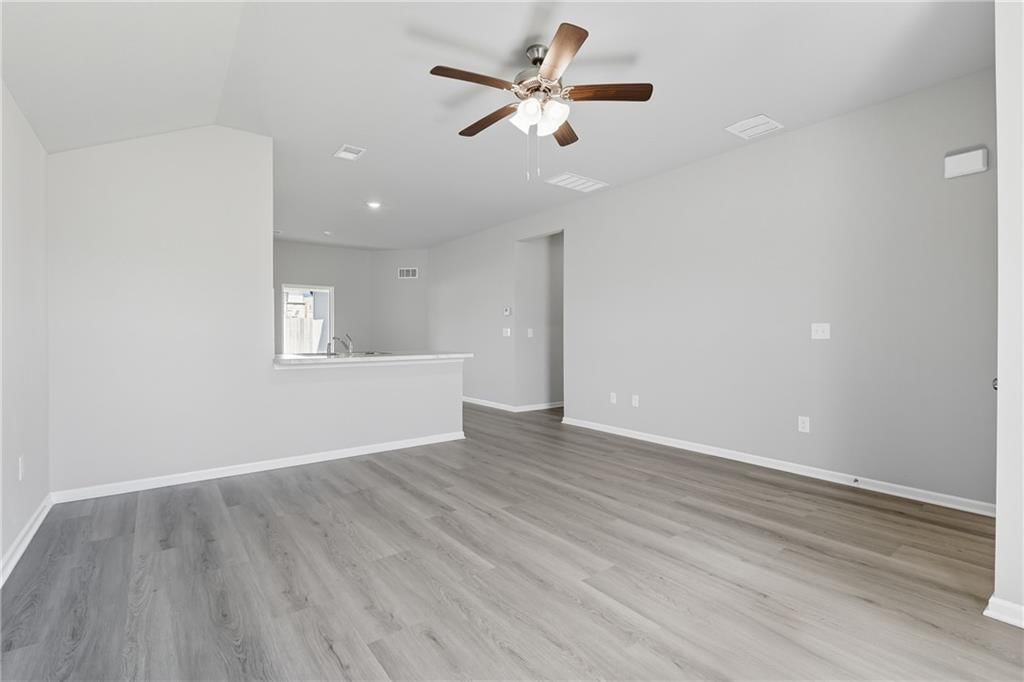 19443 Lincoln Street — photo 2