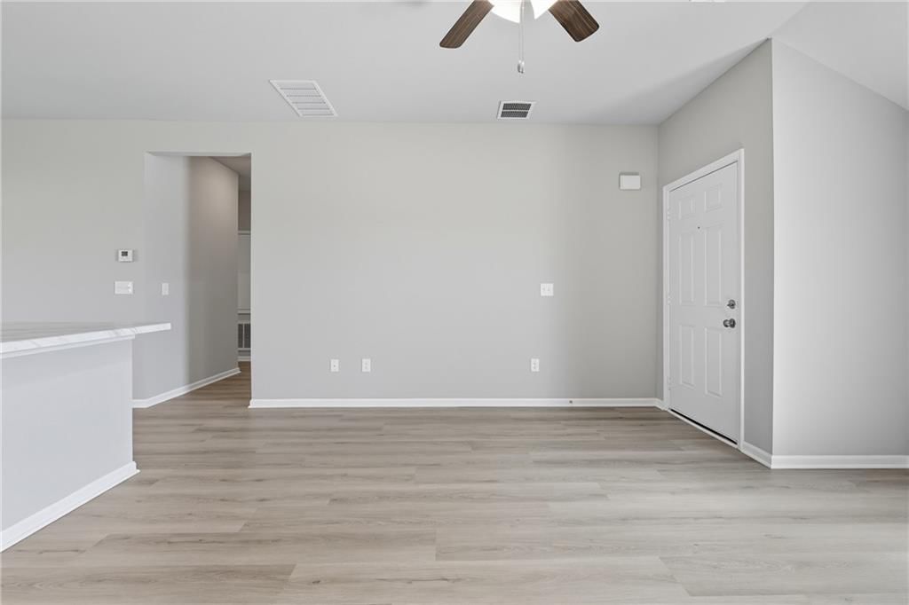 19443 Lincoln Street — photo 3