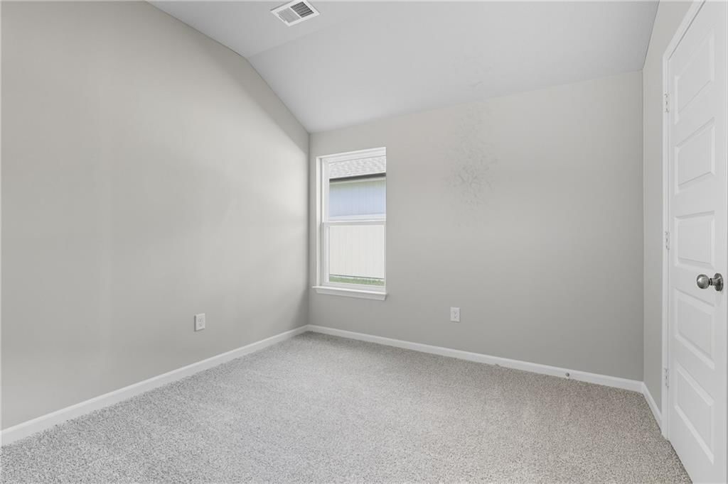 19443 Lincoln Street — photo 13