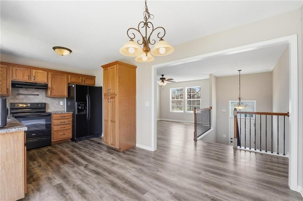 705 Marguerite Street — photo 12