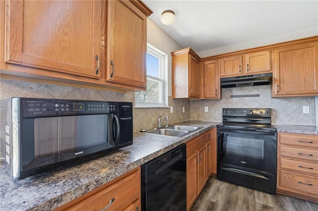 705 Marguerite Street — photo 14