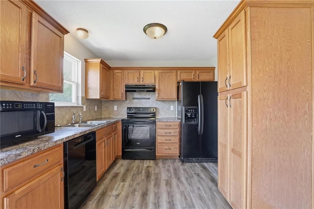 705 Marguerite Street — photo 15