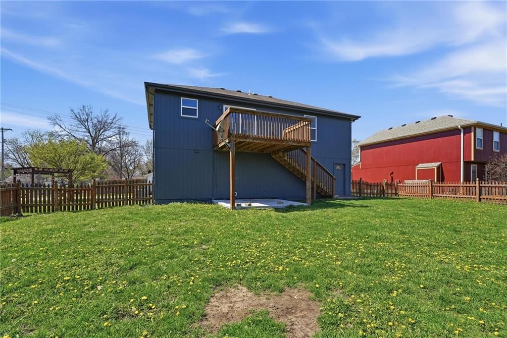705 Marguerite Street — photo 34