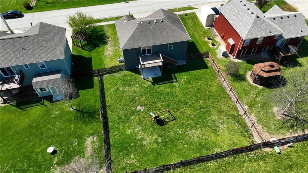 705 Marguerite Street — photo 43