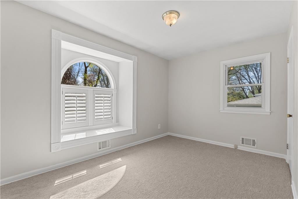 400 NE Howard Street — photo 13