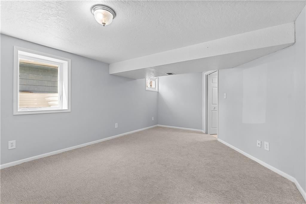 400 NE Howard Street — photo 21