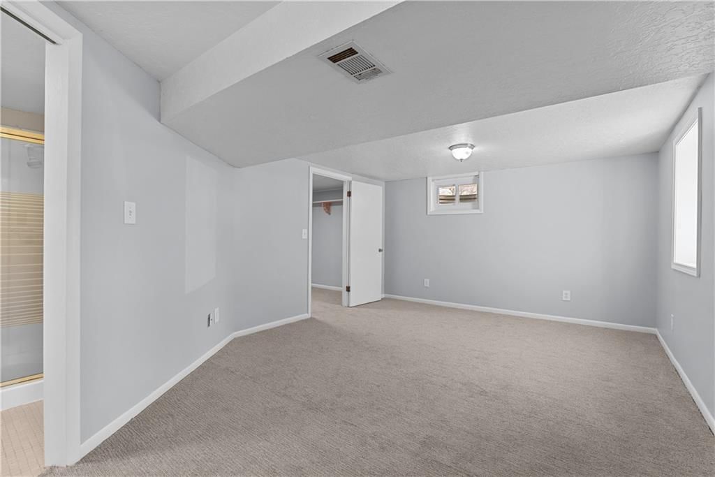 400 NE Howard Street — photo 22