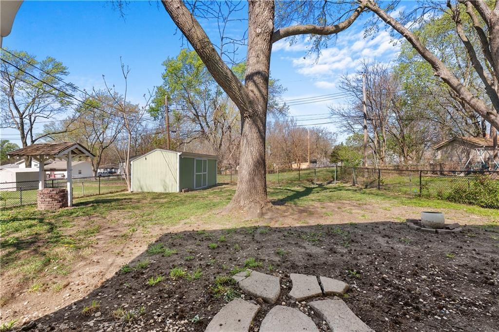 400 NE Howard Street — photo 30