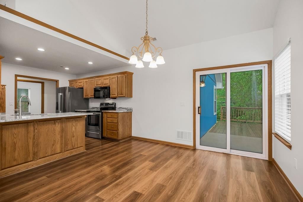 525 S Dyer Street — photo 9