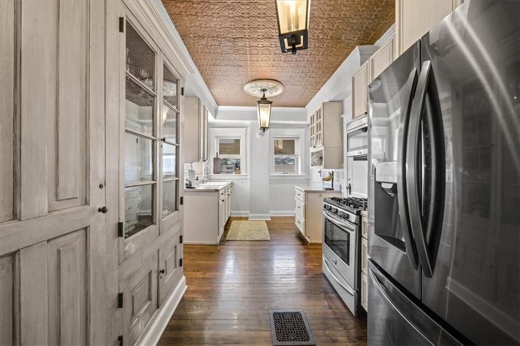 611 W MAPLE Avenue — photo 13