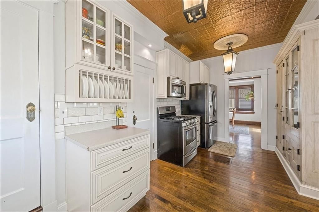 611 W MAPLE Avenue — photo 17