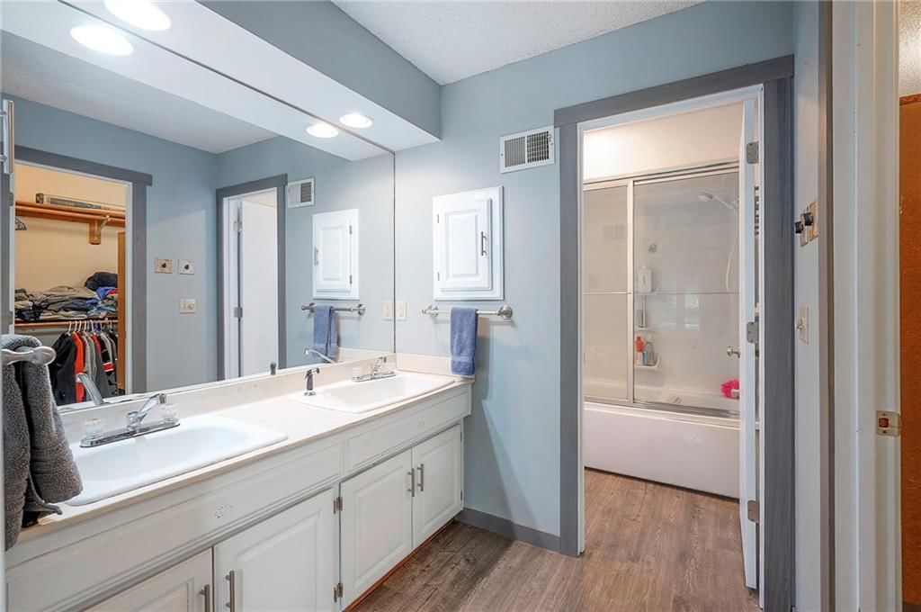 10911 W 120th Terrace — photo 31