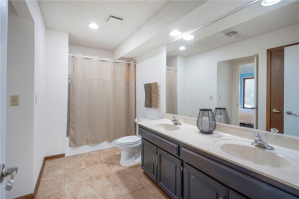 10911 W 120th Terrace — photo 38