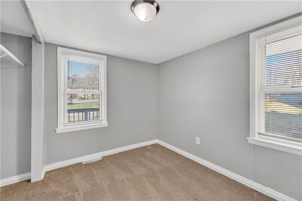 429 NE 42nd Street — photo 24