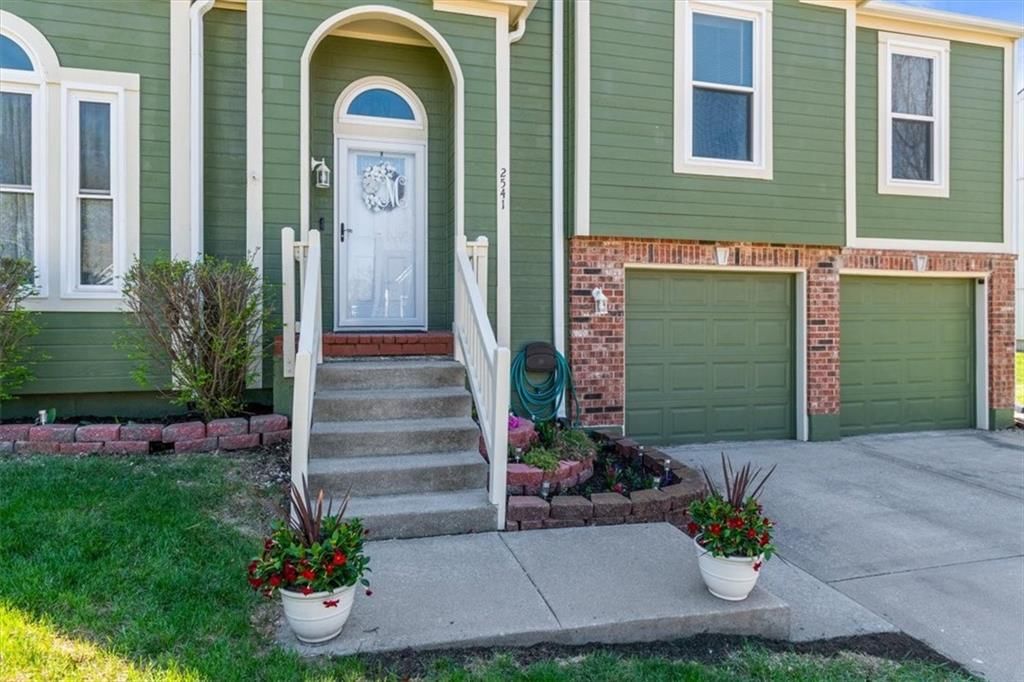 2541 SE Kimbrough Lane — photo 4