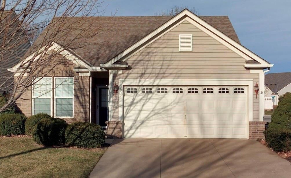 9002 Meadow View Drive, Lenexa, KS