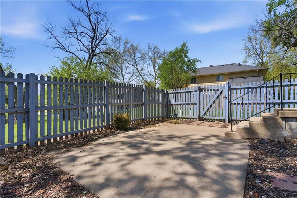 8314 MACKEY Street — photo 16