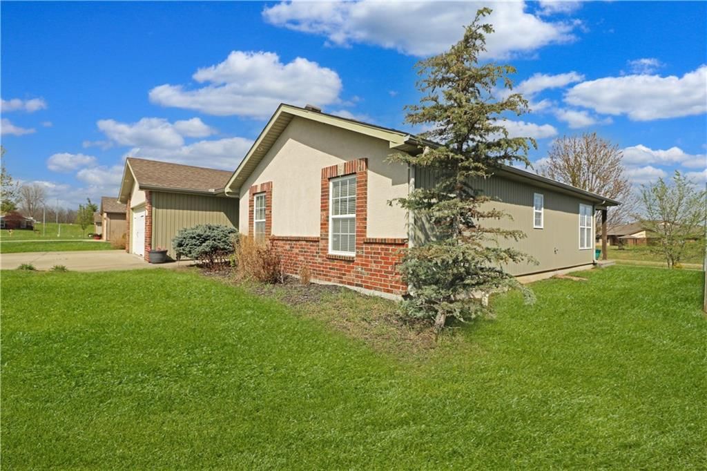 1215 Kimmy Lane — photo 3