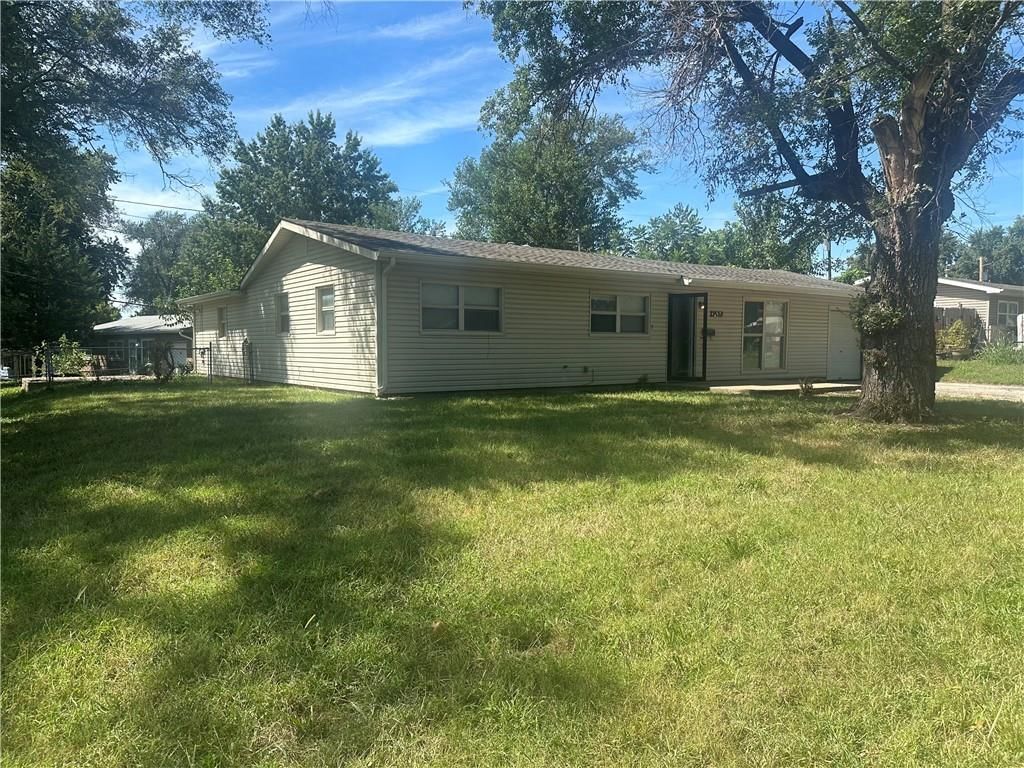 2532 S 51st Terrace — photo 3