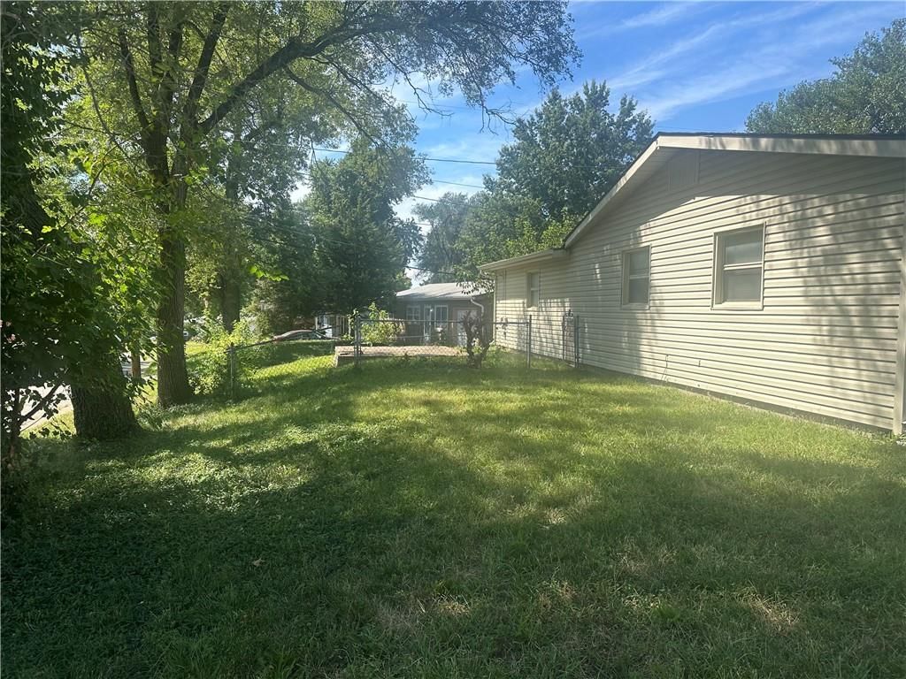 2532 S 51st Terrace — photo 4
