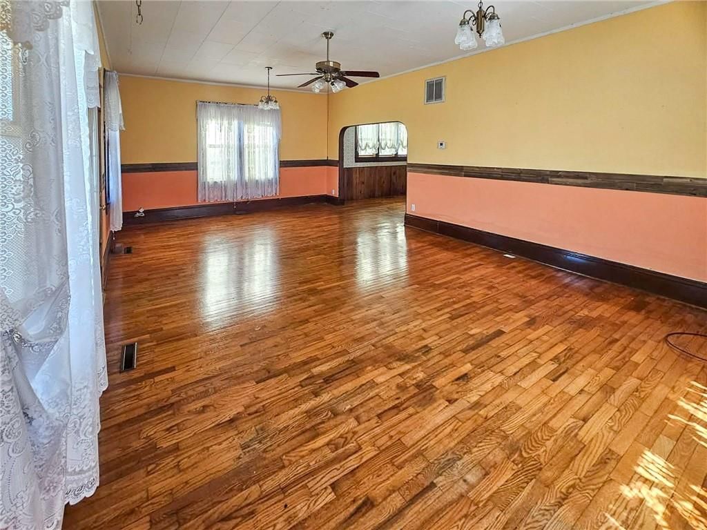 203 S Sycamore Street — photo 2