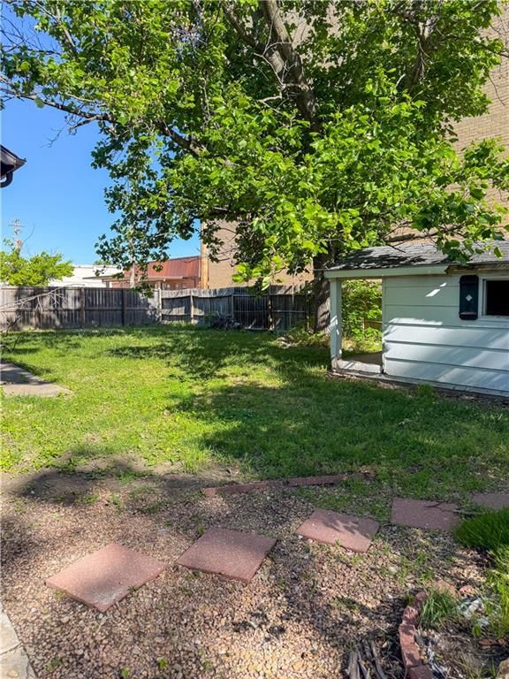 203 S Sycamore Street — photo 14