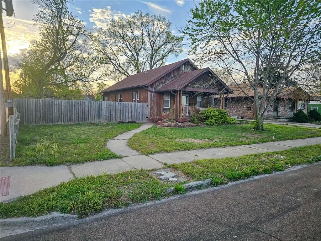 203 S Sycamore Street — photo 17