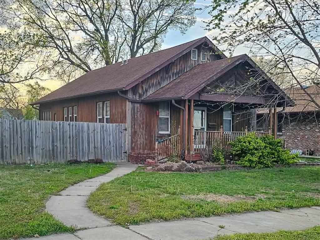 203 S Sycamore Street — photo 18