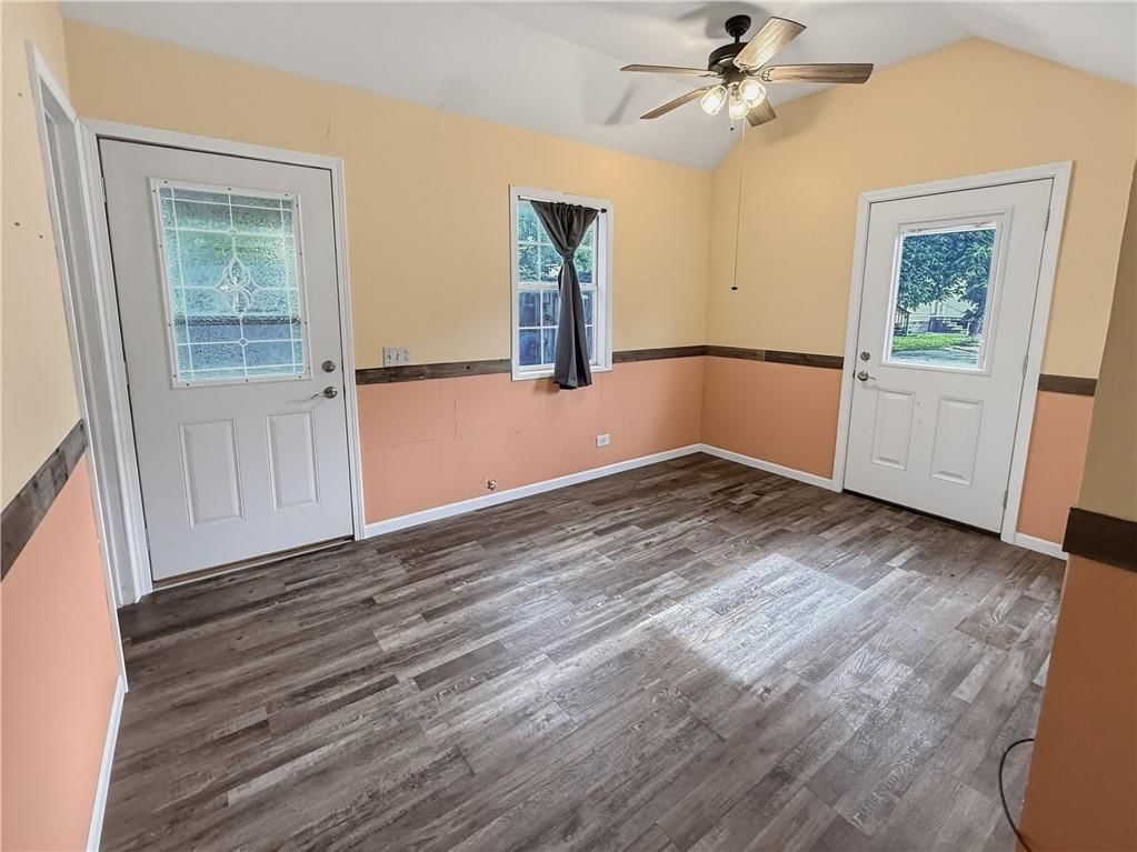 203 S Sycamore Street — photo 30