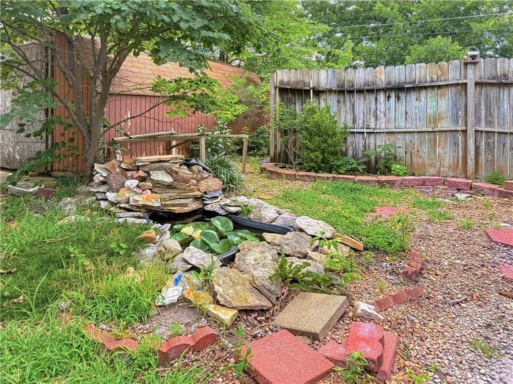 203 S Sycamore Street — photo 33