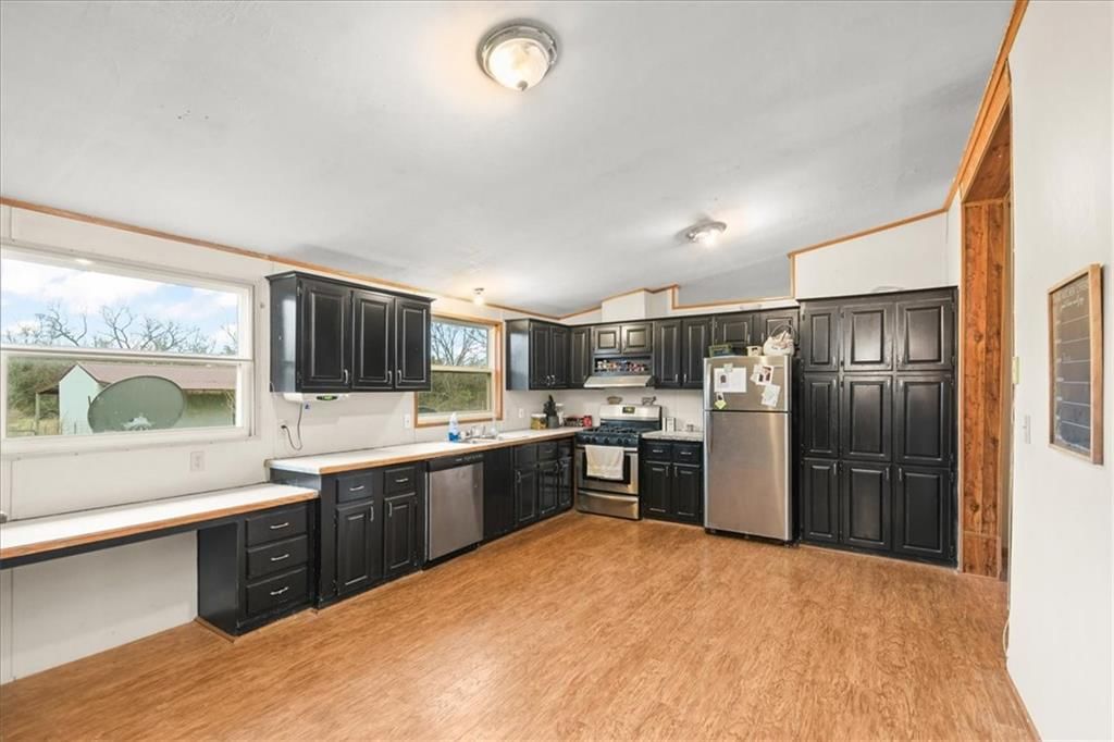 12391 SW Spring Street — photo 8