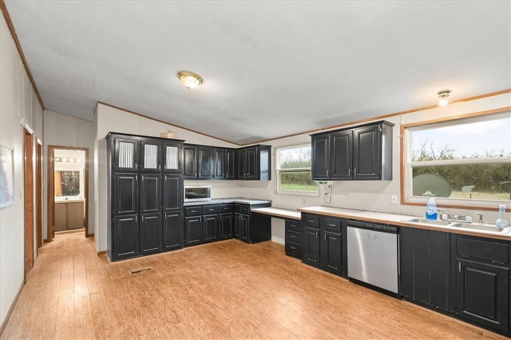 12391 SW Spring Street — photo 9