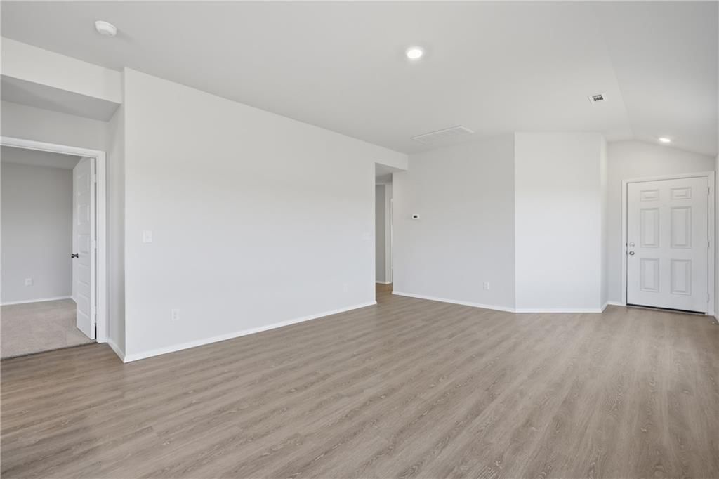 20763 Starside Street — photo 4