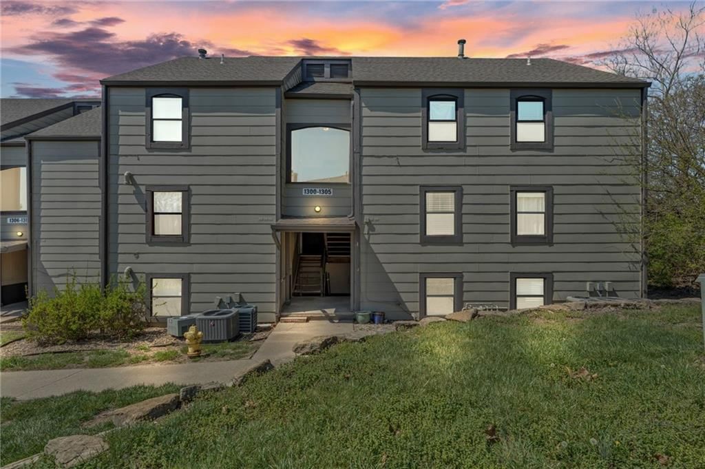 1300 Westbrooke Street — photo 3