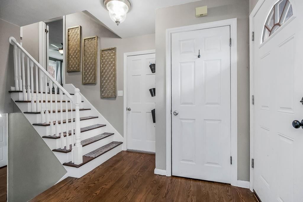 8416 Kenwood Avenue — photo 3