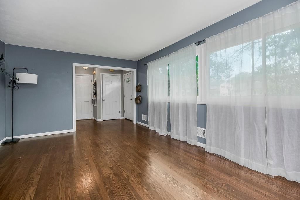 8416 Kenwood Avenue — photo 5
