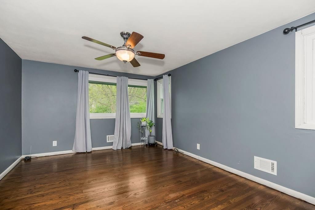 8416 Kenwood Avenue — photo 17