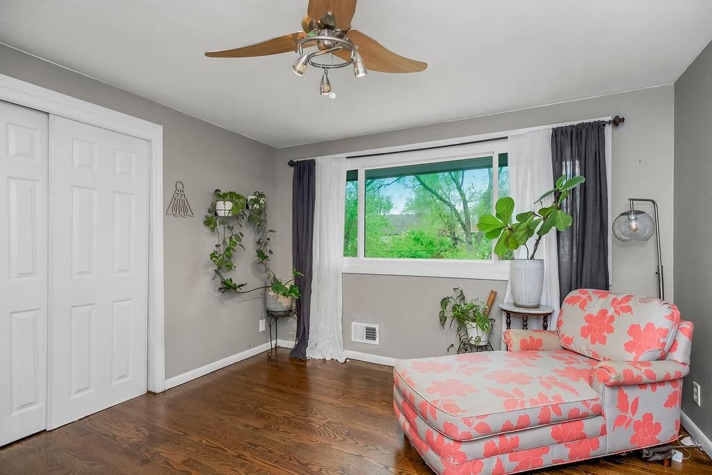 8416 Kenwood Avenue — photo 20