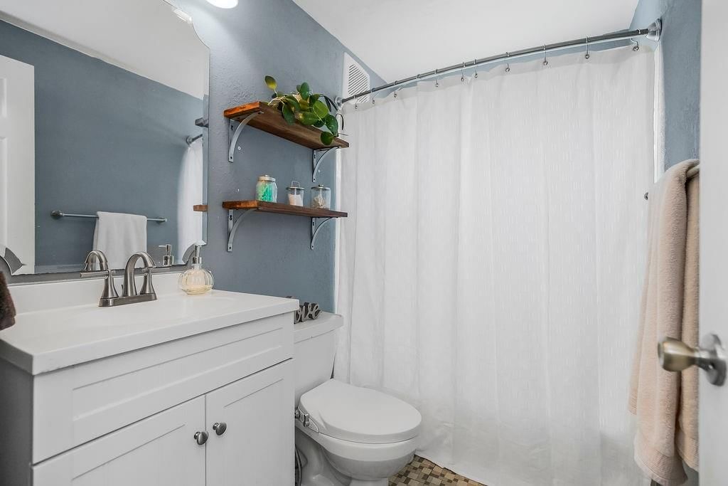 8416 Kenwood Avenue — photo 21