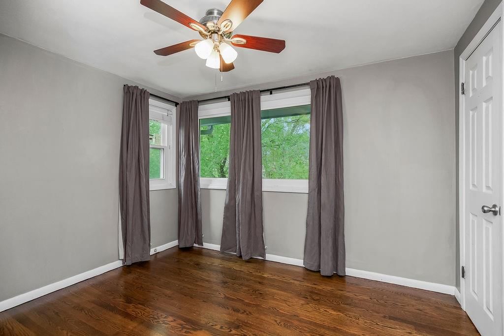 8416 Kenwood Avenue — photo 22