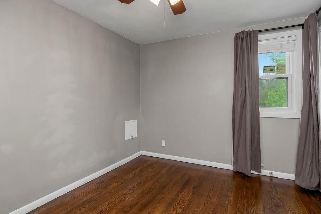 8416 Kenwood Avenue — photo 23