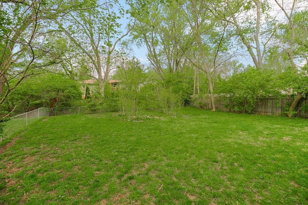 8416 Kenwood Avenue — photo 24