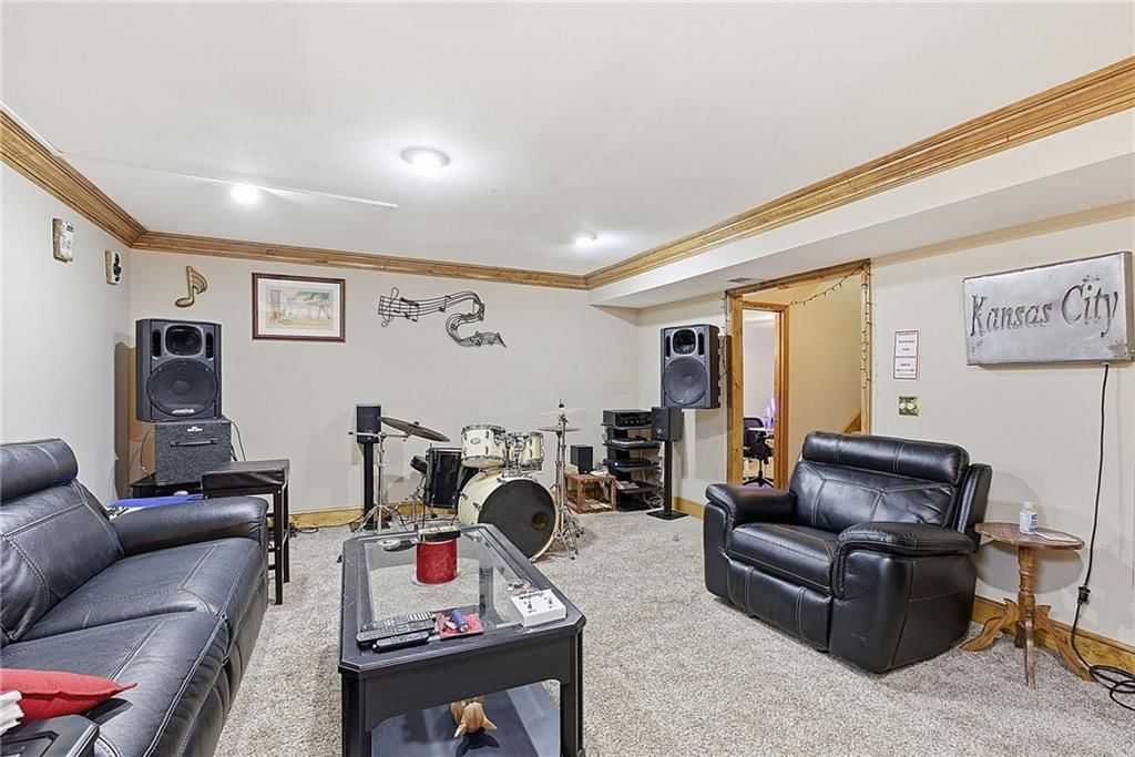 3462 N Garfield Avenue — photo 31